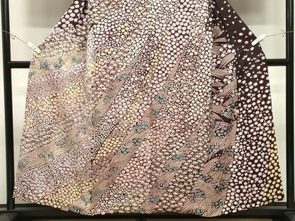 平和屋着物●中国三大刺繍　相良刺繍　訪問着　おぼろ染め　襲絞り　草花文　銀通し地　まるやま扱い　正絹　逸品　CABK2201gh