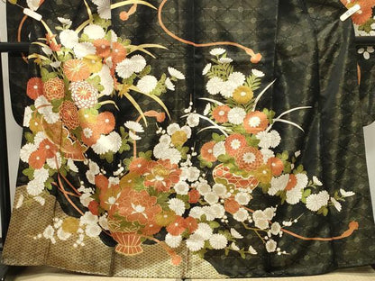 平和屋着物●豪華振袖　駒刺繍　花籠文　黒地　金彩　金通し地　正絹　逸品　CABK2324gh