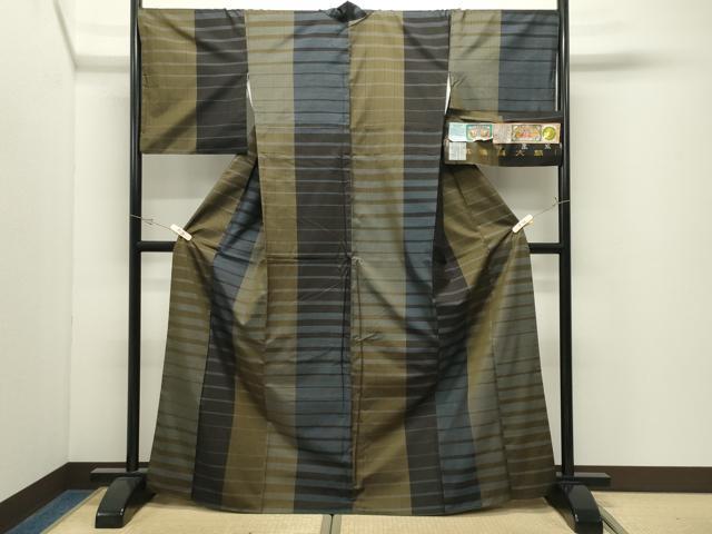 平和屋着物●本場縞大島紬　泥染め　横段文　阿多利謹製　まるやま扱い　証紙付き　正絹　逸品　CABK2347gh