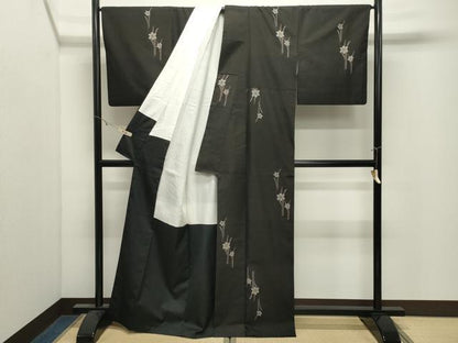 平和屋着物●本場大島紬　泥染め　総絣　地空き　草花文　前田紬工芸謹製　証紙付き　正絹　逸品　CABK2602gh
