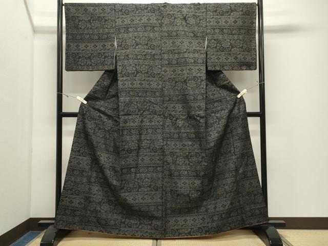 平和屋着物●結城紬　80亀甲　横段花唐草文　正絹　逸品　CABK2725gh