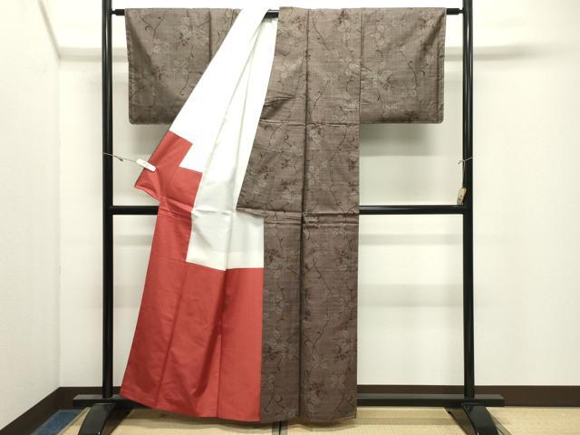 平和屋着物●本場大島紬　9マルキ　泥染め　花唐草文　かのう絹織物謹製　証紙付き　正絹　逸品　CABK2747gh
