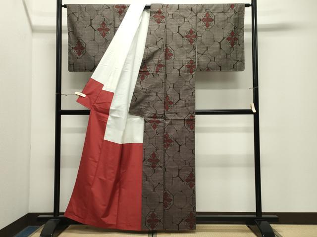 平和屋着物●本場大島紬　7マルキ　泥染め　蜀江花文　水間輝利作　証紙付き　正絹　逸品　CABK2779gh