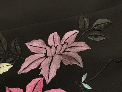 平和屋着物＃羽織　総刺繍　草花文　黒地　正絹　逸品　未使用　CABK3238in