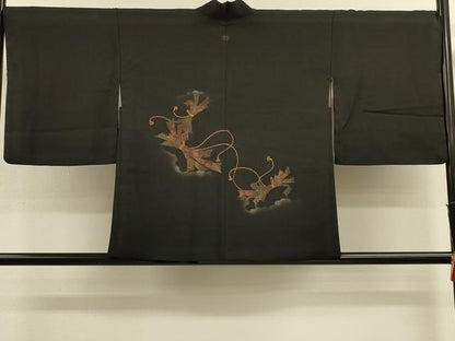 平和屋着物＃羽織　刺繍　雲取り束ね熨斗花文　黒地　金銀彩　正絹　逸品　CABK3323in