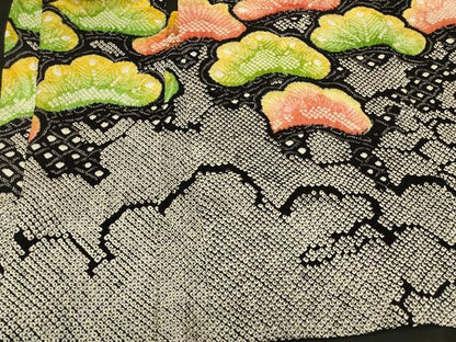 平和屋着物＃本疋田絞り　羽織　立波枝松文　黒地　正絹　逸品　CABK3363in