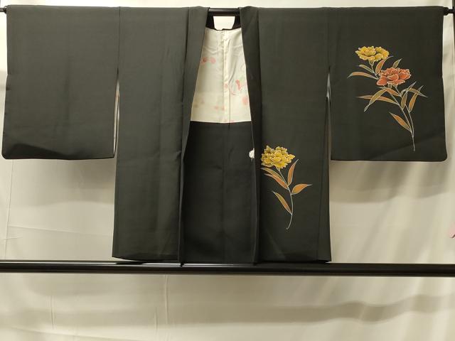 平和屋着物＃羽織　草花文　黒地　正絹　逸品　CABK3401in