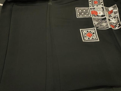 平和屋着物＃羽織 総刺繍 吉祥草花文 黒地 正絹 逸品 CABK3433in