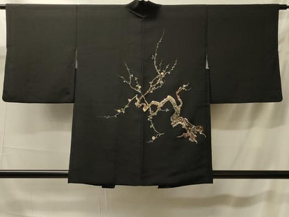 平和屋着物＃羽織　総刺繍　枝花文　黒地　金糸　正絹　逸品　CABK3442in