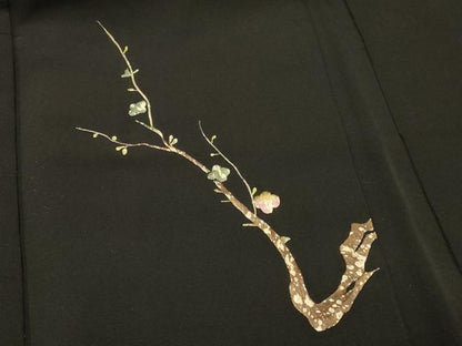 平和屋着物＃羽織　総刺繍　枝花文　黒地　金糸　正絹　逸品　CABK3442in