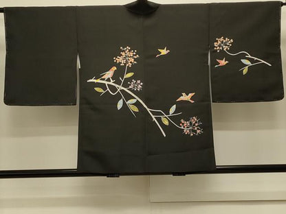 平和屋着物＃羽織 刺繍 花鳥文 黒地 正絹 逸品 未使用 CABK3465in