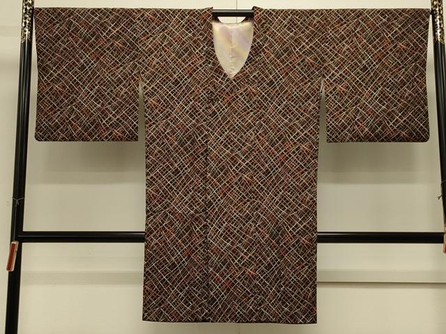 平和屋着物＃道行コート　幾何学文様　黒地　ロング丈　正絹　逸品　CABK3470in