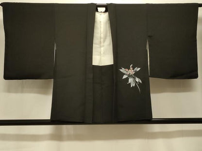 平和屋着物＃羽織 刺繍 枝花文 黒地 正絹 逸品 未使用 CABK3518in