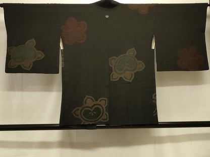平和屋着物＃羽織 草花文 黒地 正絹 逸品 CABK3581in