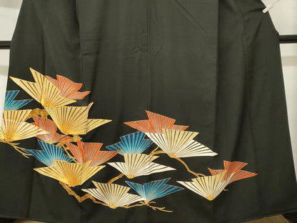 平和屋着物■豪華黒留袖　駒刺繍　松葉文　金彩　　正絹　逸品　CABK3613ev