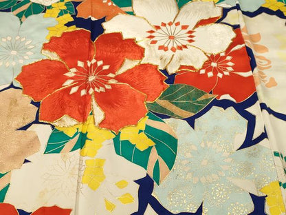 平和屋着物■豪華振袖　駒刺繍　草花文　金彩　正絹　逸品　CABK3618ev