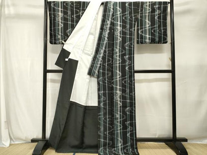 平和屋着物■小紋　流水草花間道　黒地　洗える着物　CABK3653ev