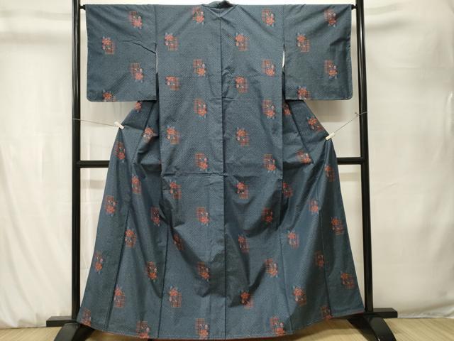 平和屋着物■本場大島紬　9マルキ　紗綾形色紙重ね花文　正絹　逸品　CABK3919ev
