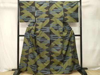 平和屋着物■本場大島紬　100亀甲　エ霞蒔絵文　正絹　逸品　CABK3951ev