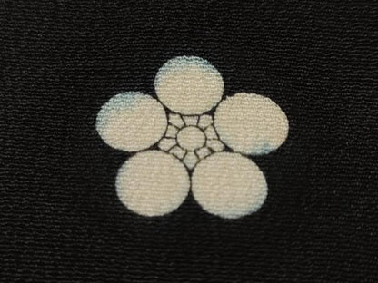 平和屋着物■豪華黒留袖　駒刺繍　雪輪孔雀御所解文　金彩　正絹　逸品　CABK4351ev
