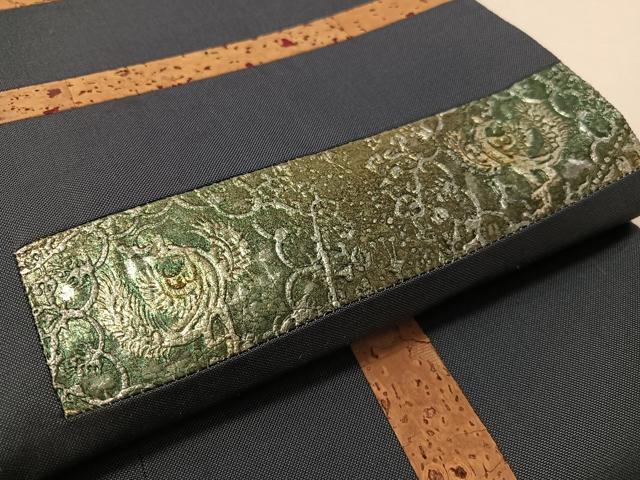 平和屋着物●創作 両面 太鼓柄袋帯 本場大島縞紬地 上村絹織物謹製 切嵌 金唐革 コルク 幾何学鳳凰文 証紙付き 正絹 逸品 CABK4419vp