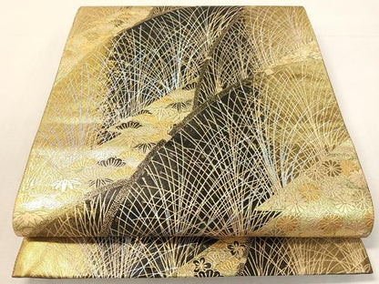 平和屋着物▼玉虫金彩　加藤信和　六通柄袋帯　螺旋　籬松竹梅花文　黒地　引箔　正絹　逸品　CABK4466vp