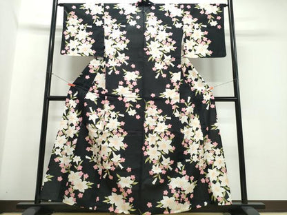 平和屋着物∴夏物　浴衣　百合　舞桜　黒地　綿　逸品　CABK5205ng