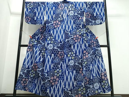 平和屋着物∴夏物　浴衣　有松鳴海絞り　雲取り舞花尽くし　綿　逸品　CABK5357ng