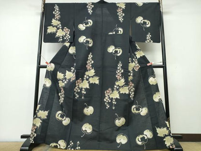 平和屋着物∴夏物　浴衣　注染　手縫い　葡萄　林檎　リンゴ　成り物　黒地　綿　逸品　CABK5497ng