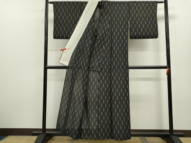 平和屋着物＊夏物　紗紬　亀甲文様　黒地　正絹　逸品　CABK6747ze