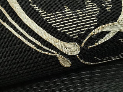 平和屋着物＊夏物　八寸名古屋帯　絽綴れ　駒刺繍　舞蝶文　黒地　銀糸　正絹　逸品　CABK6903rv