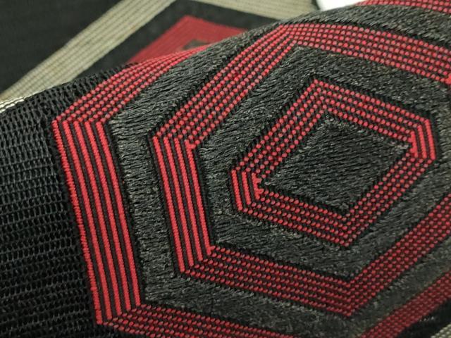 平和屋着物＊夏物　八寸古屋帯　絽綴れ　刺繍　菱亀甲文　黒地　正絹　逸品　CABK7040rv