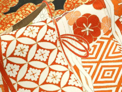 平和屋着物●豪華振袖　駒刺繍　雲取り几帳双鶴花松文　黒地　金彩　正絹　逸品　CABK7220yc
