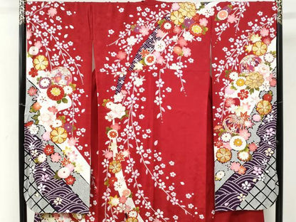 平和屋着物●豪華振袖　駒刺繍　毬牡丹花文　金彩　京都きもの友禅扱い　正絹　逸品　CABK7223yc