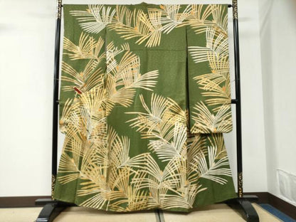 平和屋着物●豪華振袖　駒刺繍　松葉文　金彩　正絹　逸品　CABK7260yc
