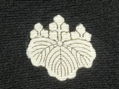 平和屋着物●豪華黒留袖　作家物　駒刺繍　扇面牡丹花車文　金彩　正絹　逸品　CABK7276yc