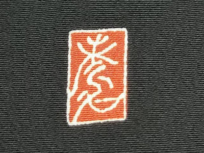 平和屋着物●豪華黒留袖　作家物　駒刺繍　立波冊子飛鶴草花文　金彩　正絹　逸品　CABK7277yc