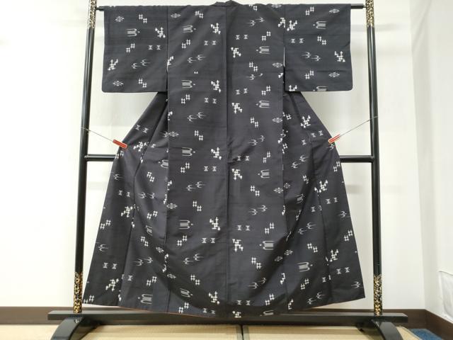 平和屋着物●上質な紬　琉球絣文様　正絹　逸品　CABK7327yc