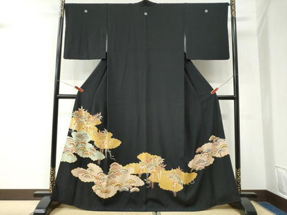 平和屋着物●豪華黒留袖　駒刺繍　雲取り花松文　金彩　正絹　逸品　CABK7354yc