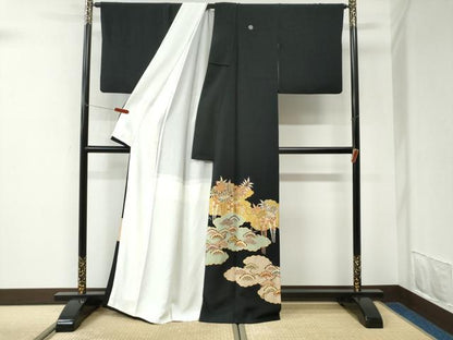 平和屋着物●豪華黒留袖　駒刺繍　雲取り花松文　金彩　正絹　逸品　CABK7354yc