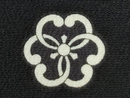 平和屋着物●豪華黒留袖　駒刺繍　雲取り花松文　金彩　正絹　逸品　CABK7354yc