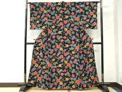平和屋着物●上質な小紋　型染め　梅鉢　黒地　正絹　逸品　未使用　CABK7414yc