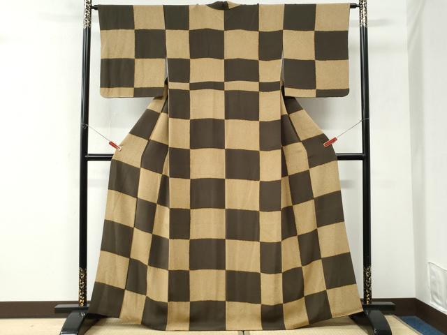 平和屋着物●上質な小紋　市松文様　鬼しぼ縮緬　鈴乃屋扱い　正絹　逸品　CABK7457yc