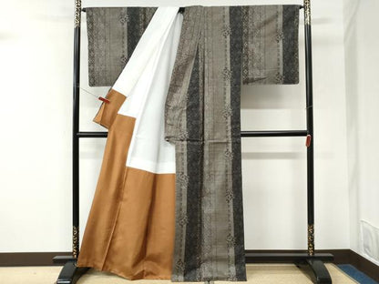 平和屋着物●本場大島紬　9マルキ　花唐草文　正絹　逸品　CABK7463yc