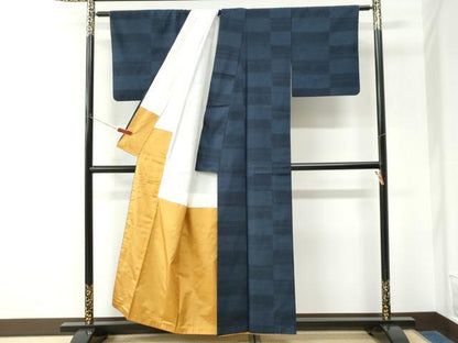 平和屋着物●結城紬　100亀甲　変わり市松唐草文　正絹　逸品　CABK7467yc