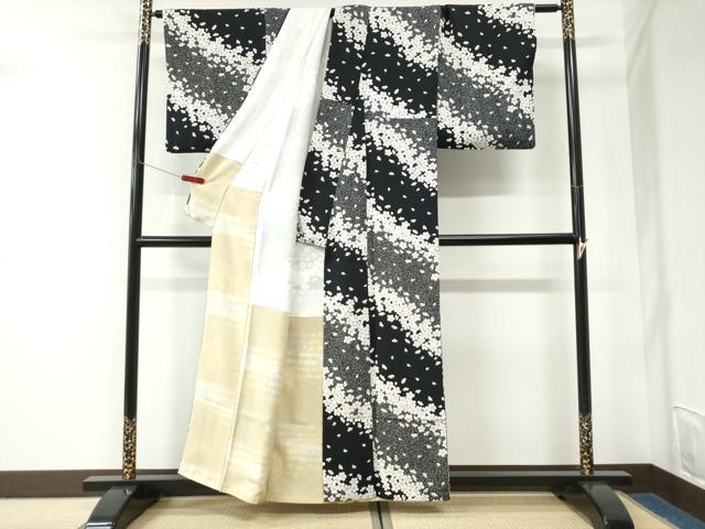 平和屋着物●上質な小紋　舞桜文　黒地　正絹　逸品　CABK7544yc