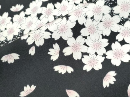平和屋着物●上質な小紋　舞桜文　黒地　正絹　逸品　CABK7544yc