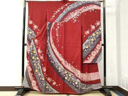 平和屋着物●豪華振袖　駒刺繍　刺繍　舞花文　金通し地　鈴乃屋扱い　正絹　逸品　CABK7594yc