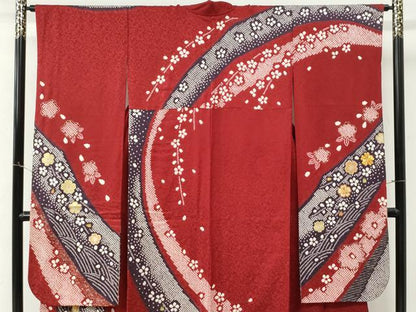 平和屋着物●豪華振袖　駒刺繍　刺繍　舞花文　金通し地　鈴乃屋扱い　正絹　逸品　CABK7594yc