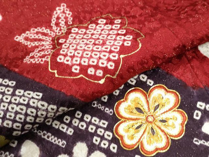 平和屋着物●豪華振袖　駒刺繍　刺繍　舞花文　金通し地　鈴乃屋扱い　正絹　逸品　CABK7594yc
